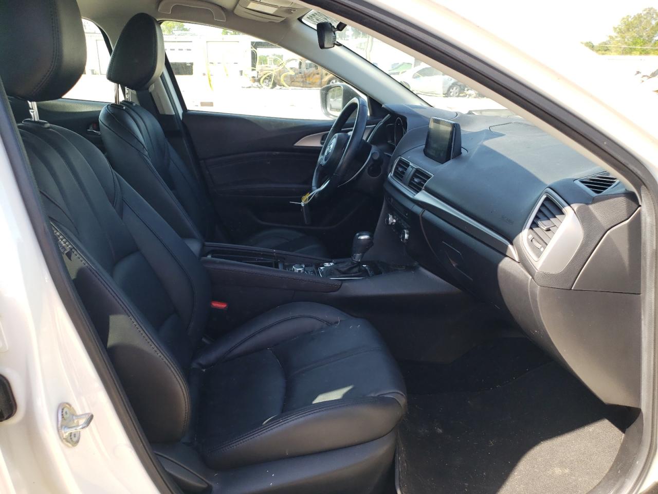 Photo 5 from auction – 2018 MAZDA 3 TOURING with VIN 3MZBN1V35JM177321