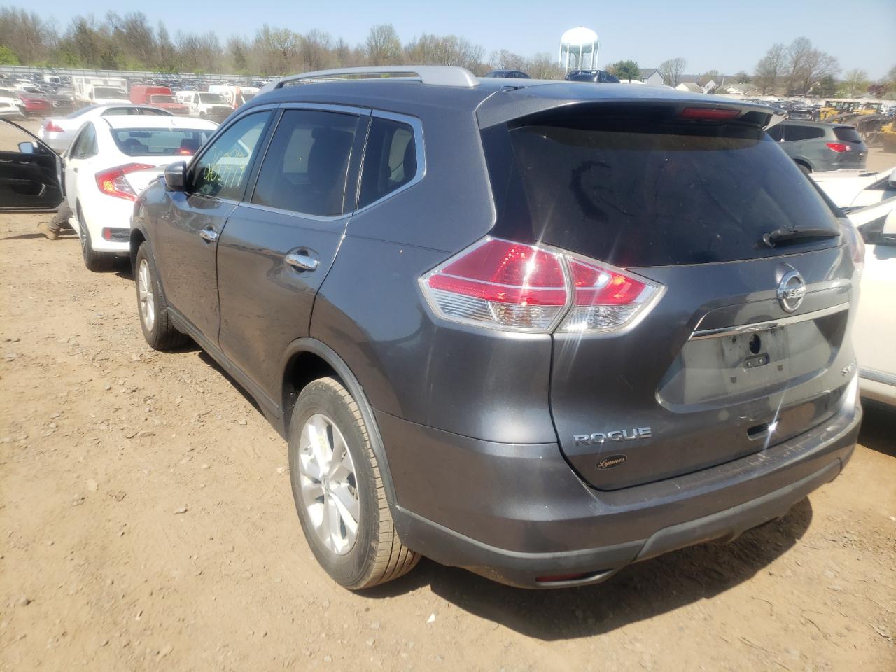 Photo 3 from auction – 2015 NISSAN ROGUE S with VIN KNMAT2MV2FP529723