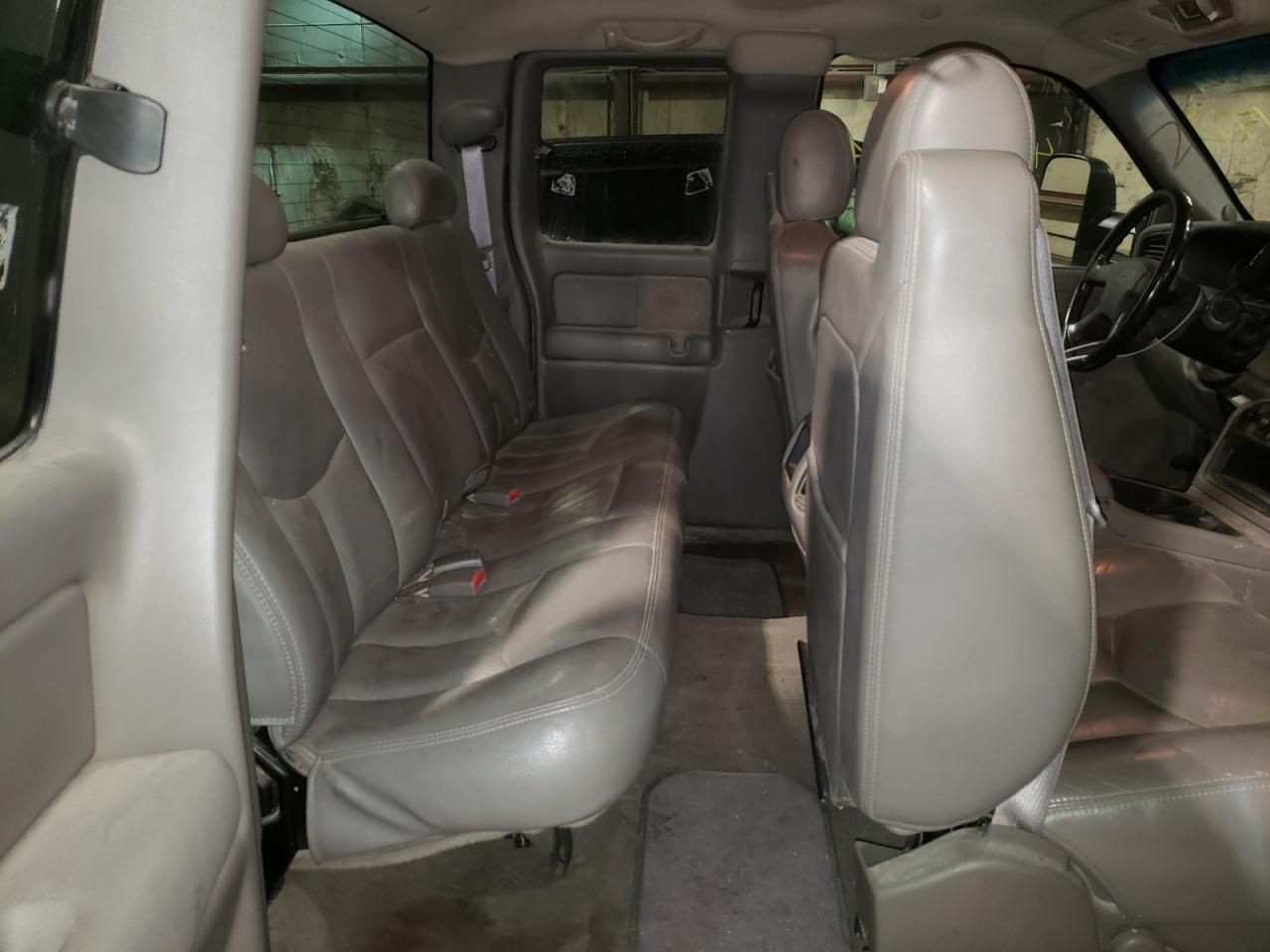 Photo 6 from auction – 2003 CHEVROLET SILVERADO with VIN 1GCHC29123E179957