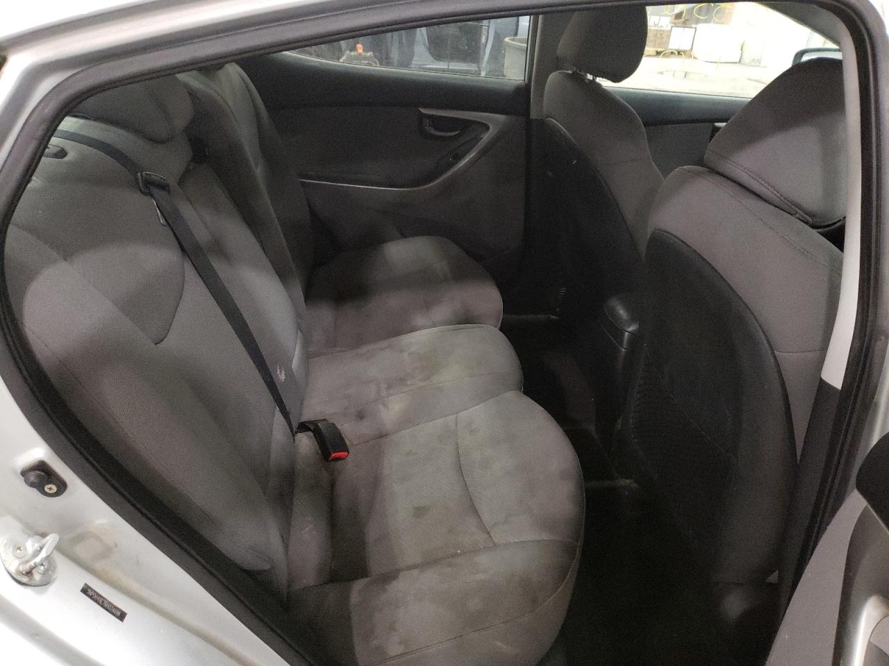Photo 6 from auction – 2011 HYUNDAI ELANTRA GL with VIN 5NPDH4AE7BH024698