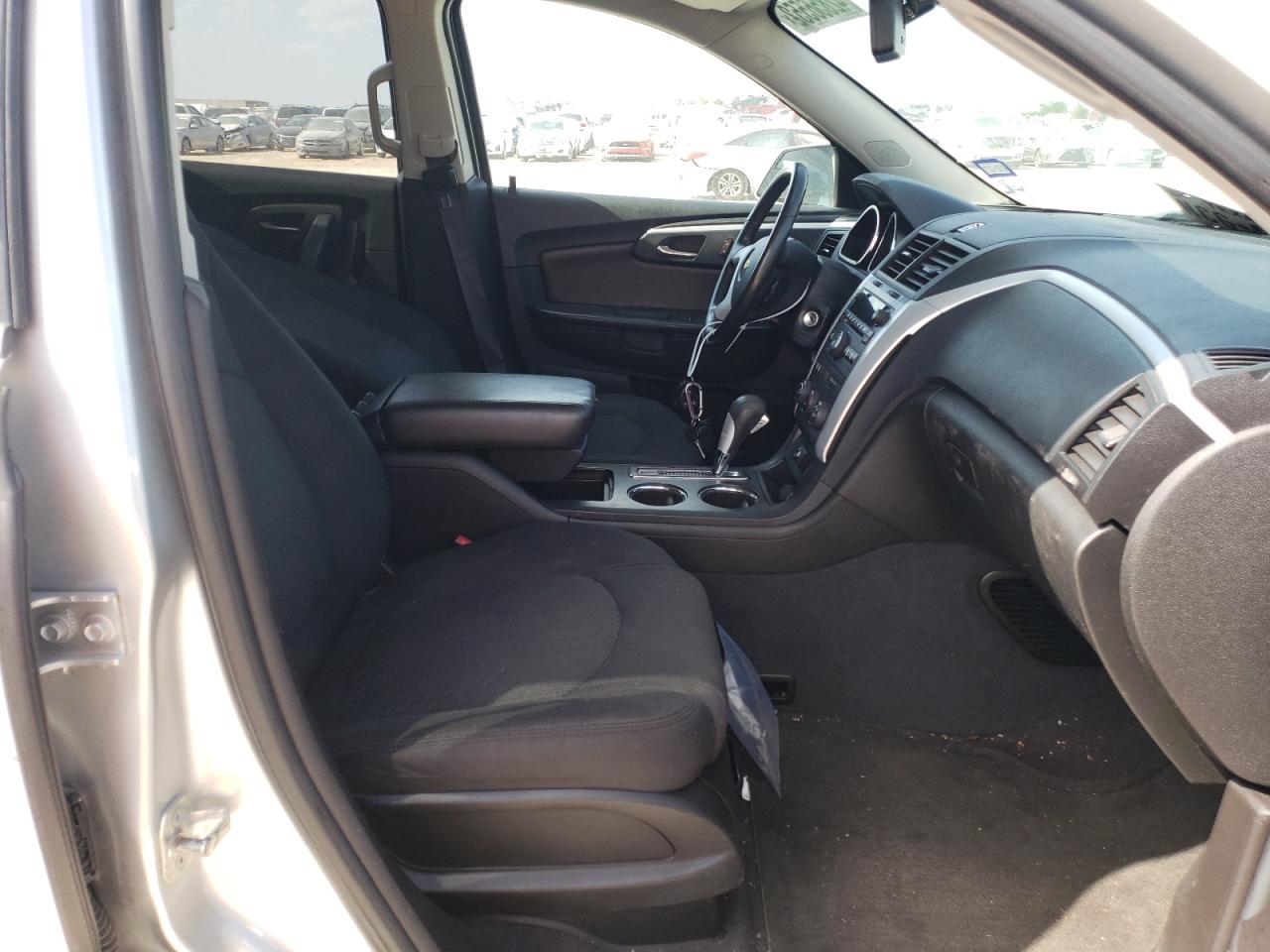 Photo 5 from auction – 2011 CHEVROLET TRAVERSE L with VIN 1GNKRGED7BJ219478