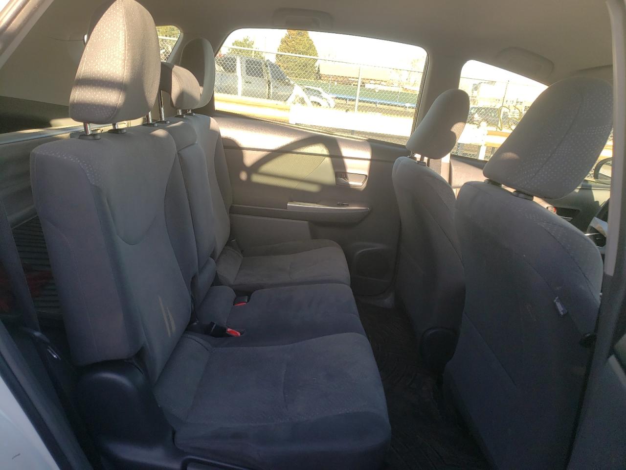 Photo 6 from auction – 2014 TOYOTA PRIUS V with VIN JTDZN3EU9EJ009352