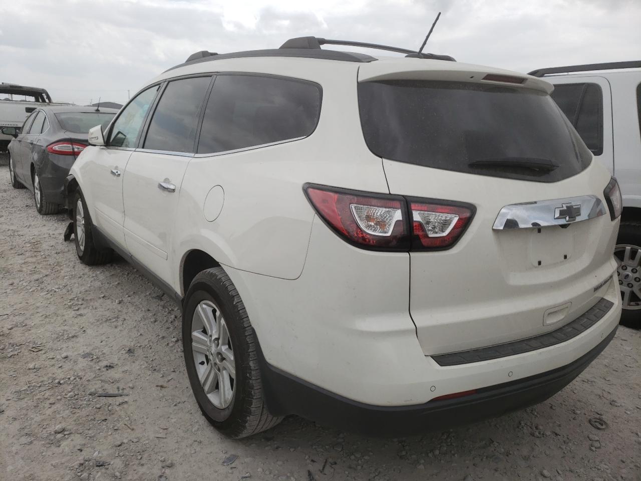 Photo 3 from auction – 2013 CHEVROLET TRAVERSE L with VIN 1GNKRJKD5DJ176358