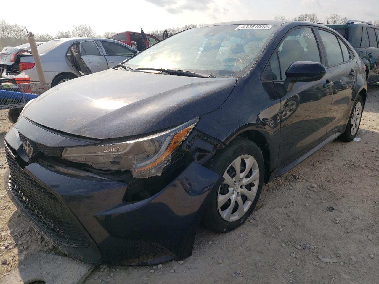 Photo 2 from auction – 2021 TOYOTA COROLLA LE with VIN 5YFEPMAE2MP168642