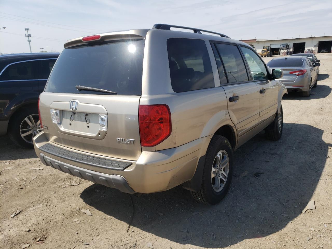 Photo 4 from auction – 2005 HONDA PILOT EXL with VIN 5FNYF18575B020312