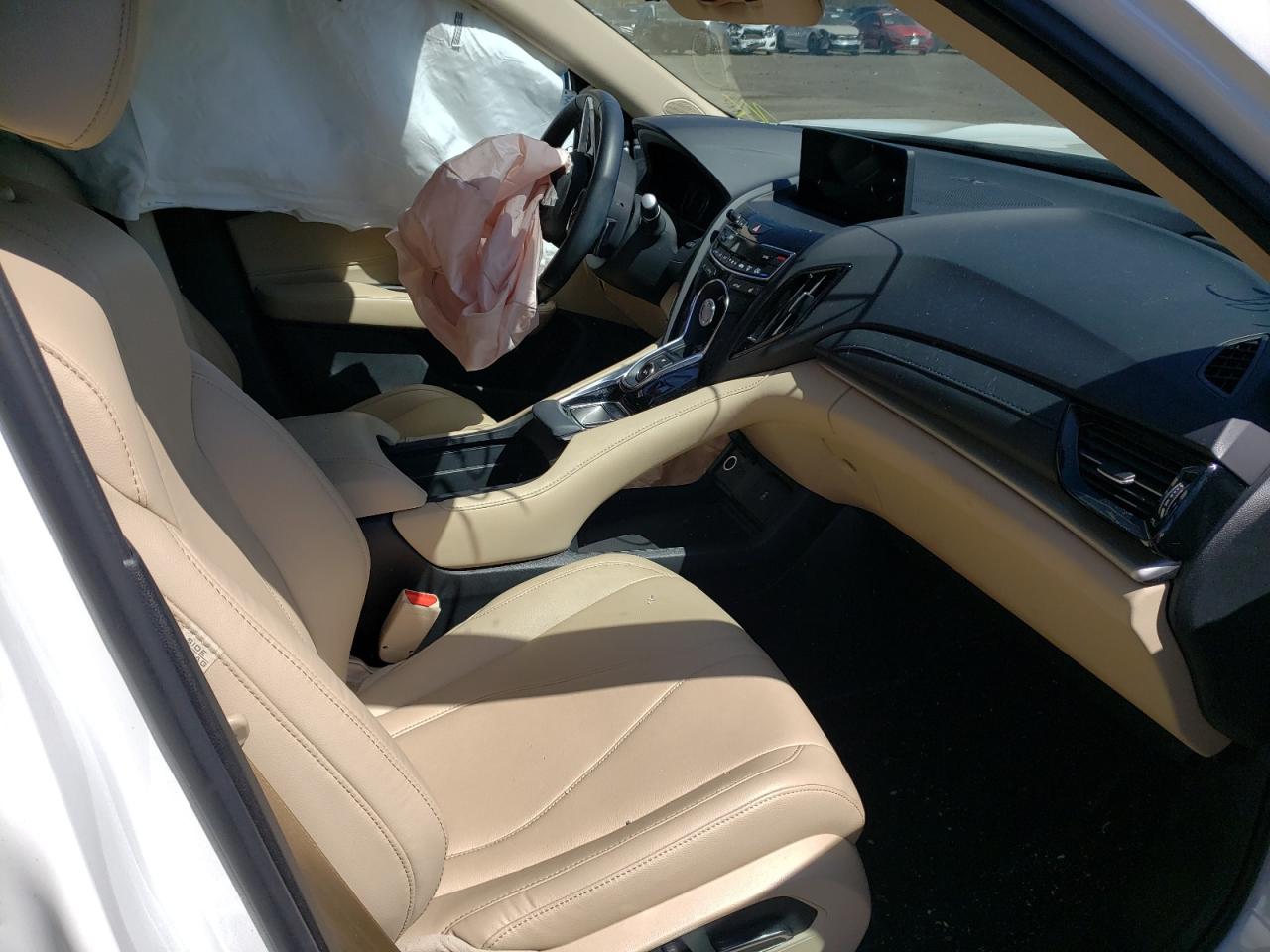 Photo 5 from auction – 2019 ACURA RDX with VIN 5J8TC2H30KL017401