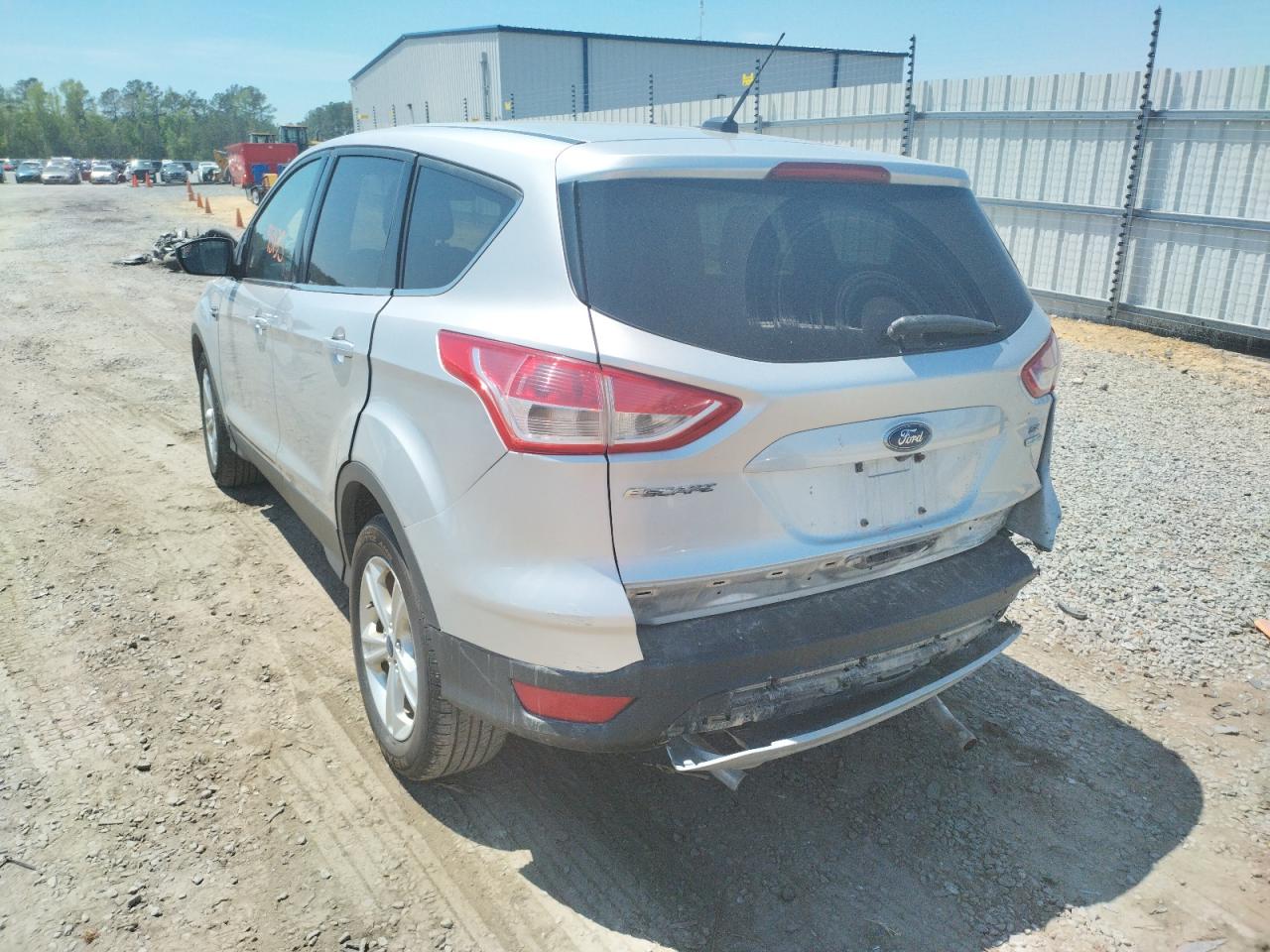 Photo 3 from auction – 2015 FORD ESCAPE SE with VIN 1FMCU9GX4FUA55377