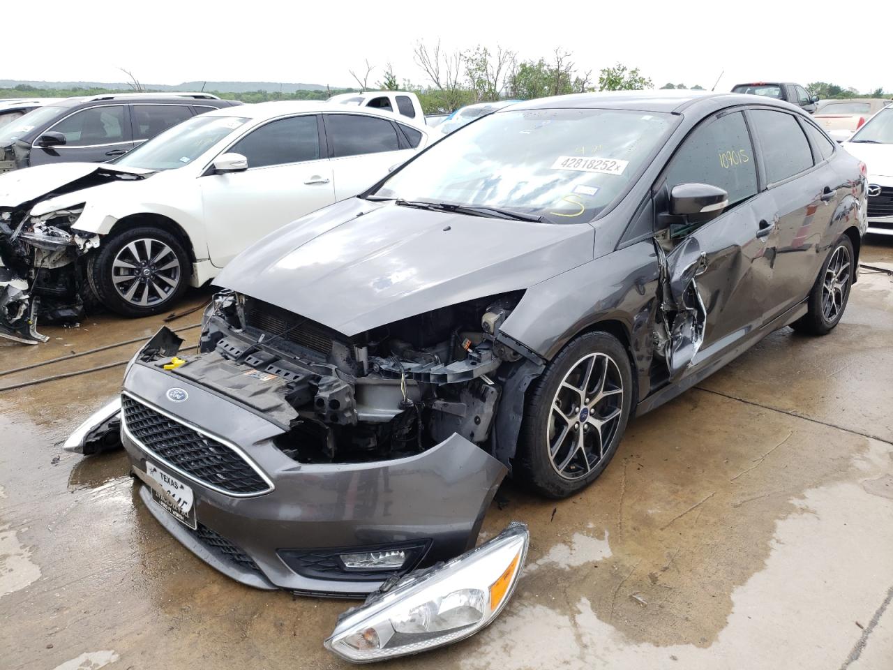 Photo 2 from auction – 2016 FORD FOCUS SE with VIN 1FADP3F28GL398452