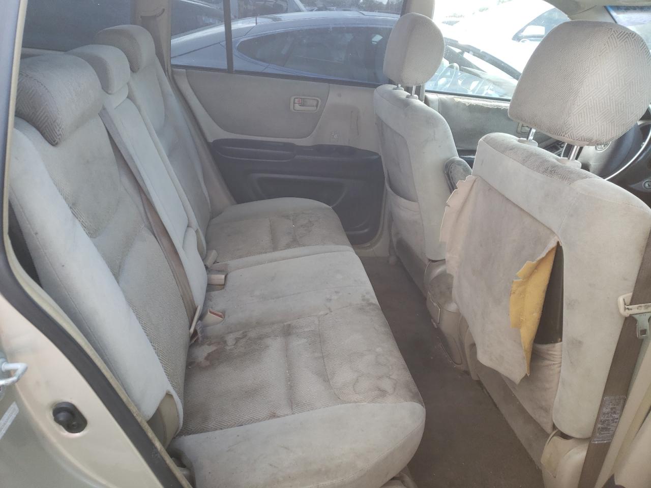 Photo 6 from auction – 2002 TOYOTA HIGHLANDER with VIN JTEGD21A320032073