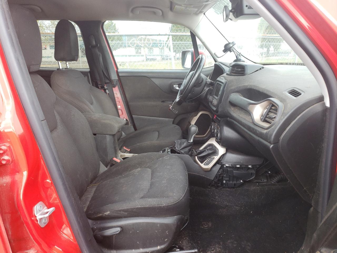 Photo 5 from auction – 2015 JEEP RENEGADE L with VIN ZACCJBBT5FPC16202
