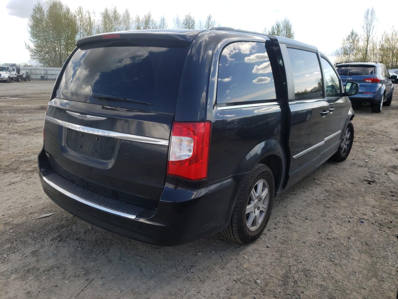 Photo 4 from auction – 2012 CHRYSLER TOWN & COU with VIN 2C4RC1BGXCR375502