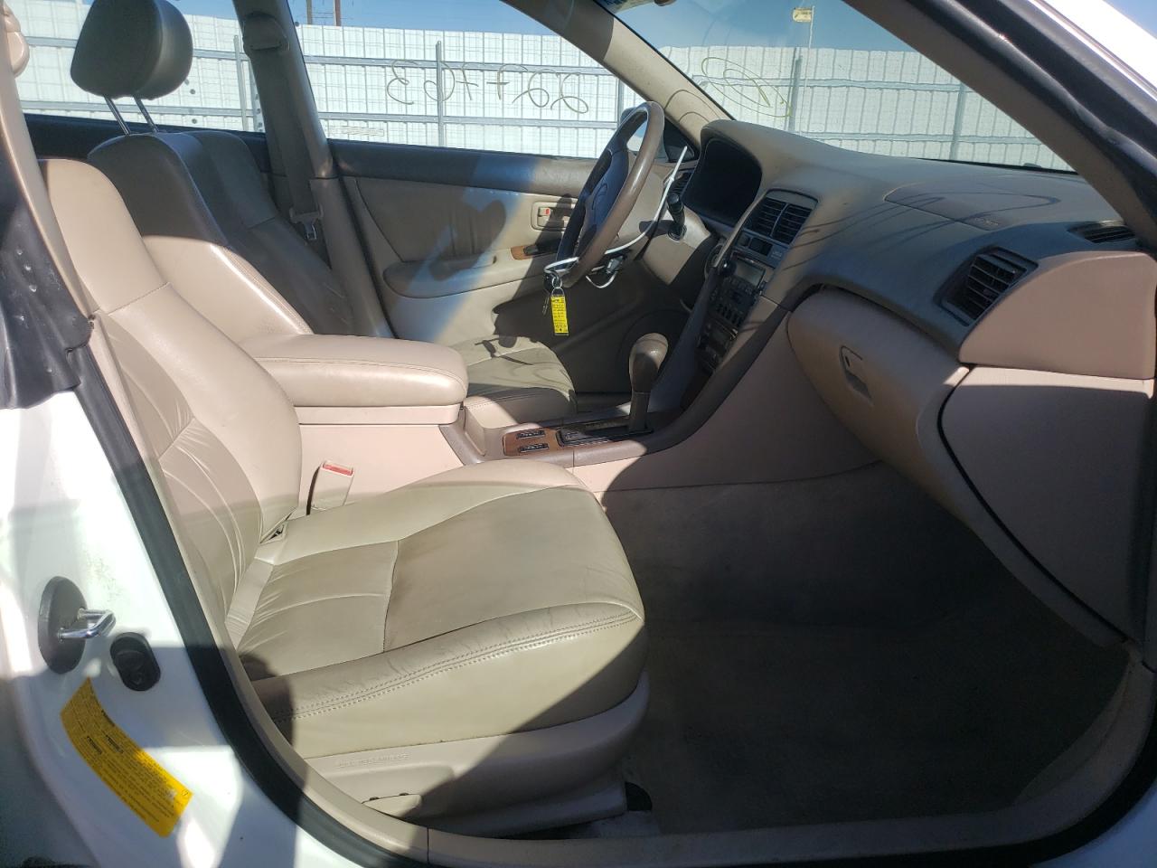 Photo 5 from auction – 2000 LEXUS ES 300 with VIN JT8BF28G3Y5083022