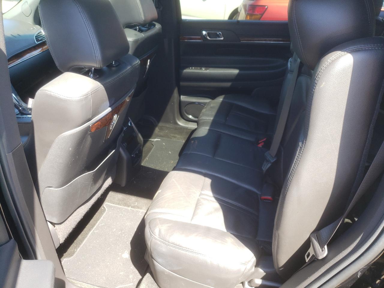 Photo 6 from auction – 2016 LINCOLN MKT with VIN 2LMHJ5NKXGBL02024