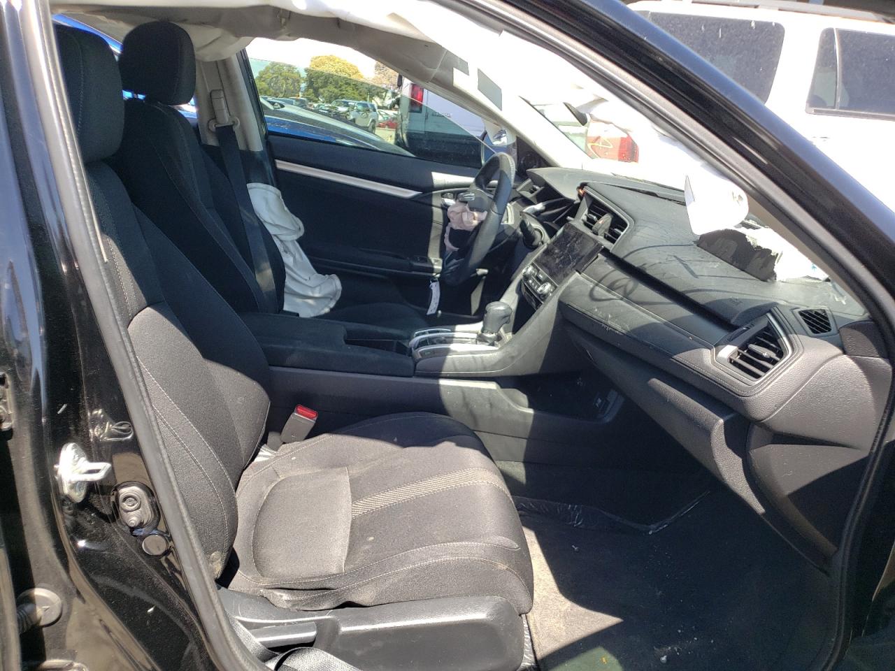 Photo 5 from auction – 2018 HONDA CIVIC EX with VIN 2HGFC2F75JH543604