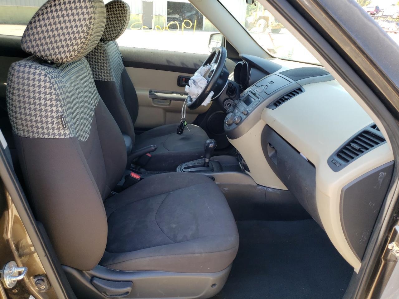 Photo 5 from auction – 2010 KIA SOUL + with VIN KNDJT2A28A7039693