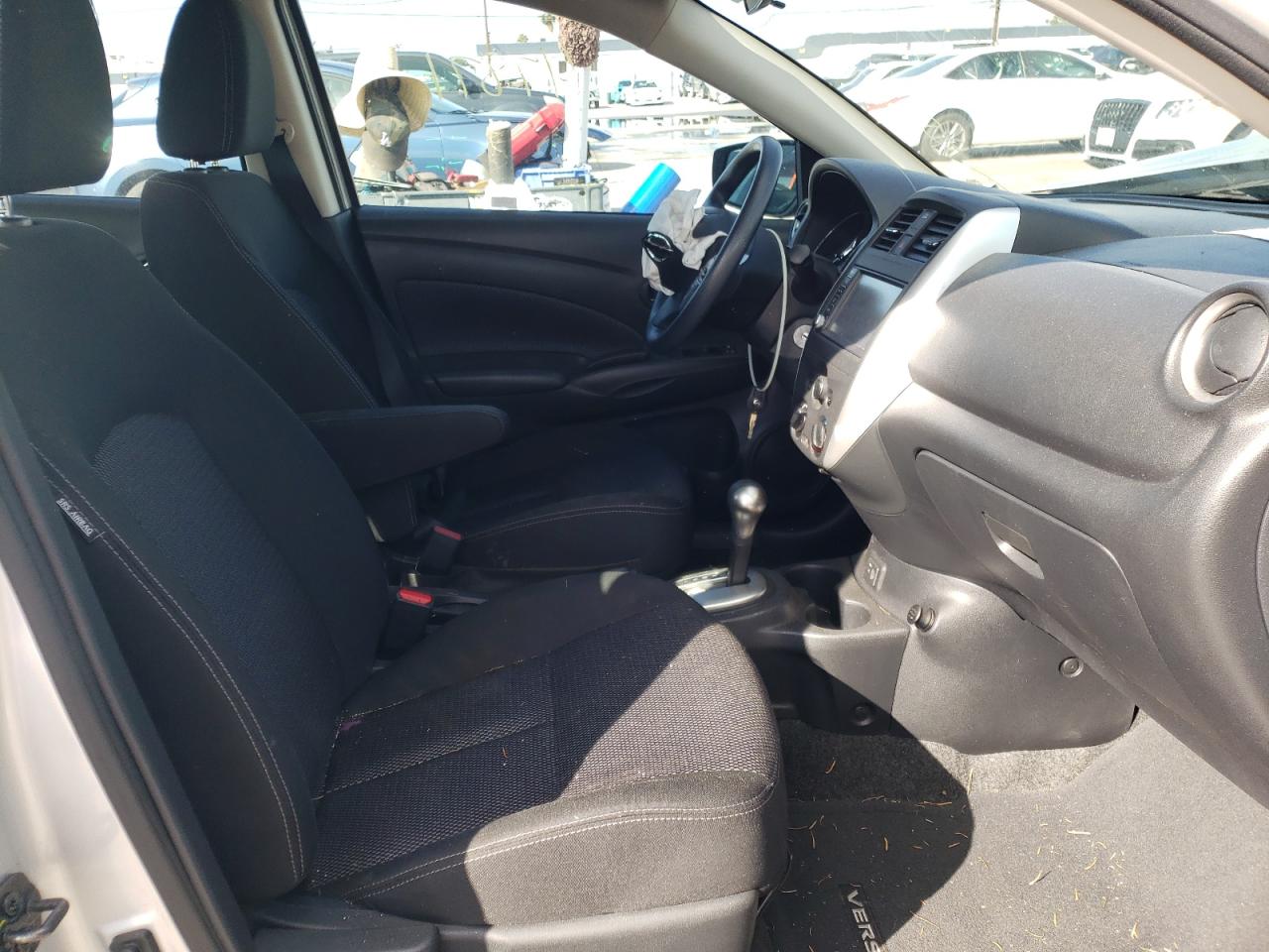 Photo 5 from auction – 2019 NISSAN VERSA S with VIN 3N1CN7AP3KL822710