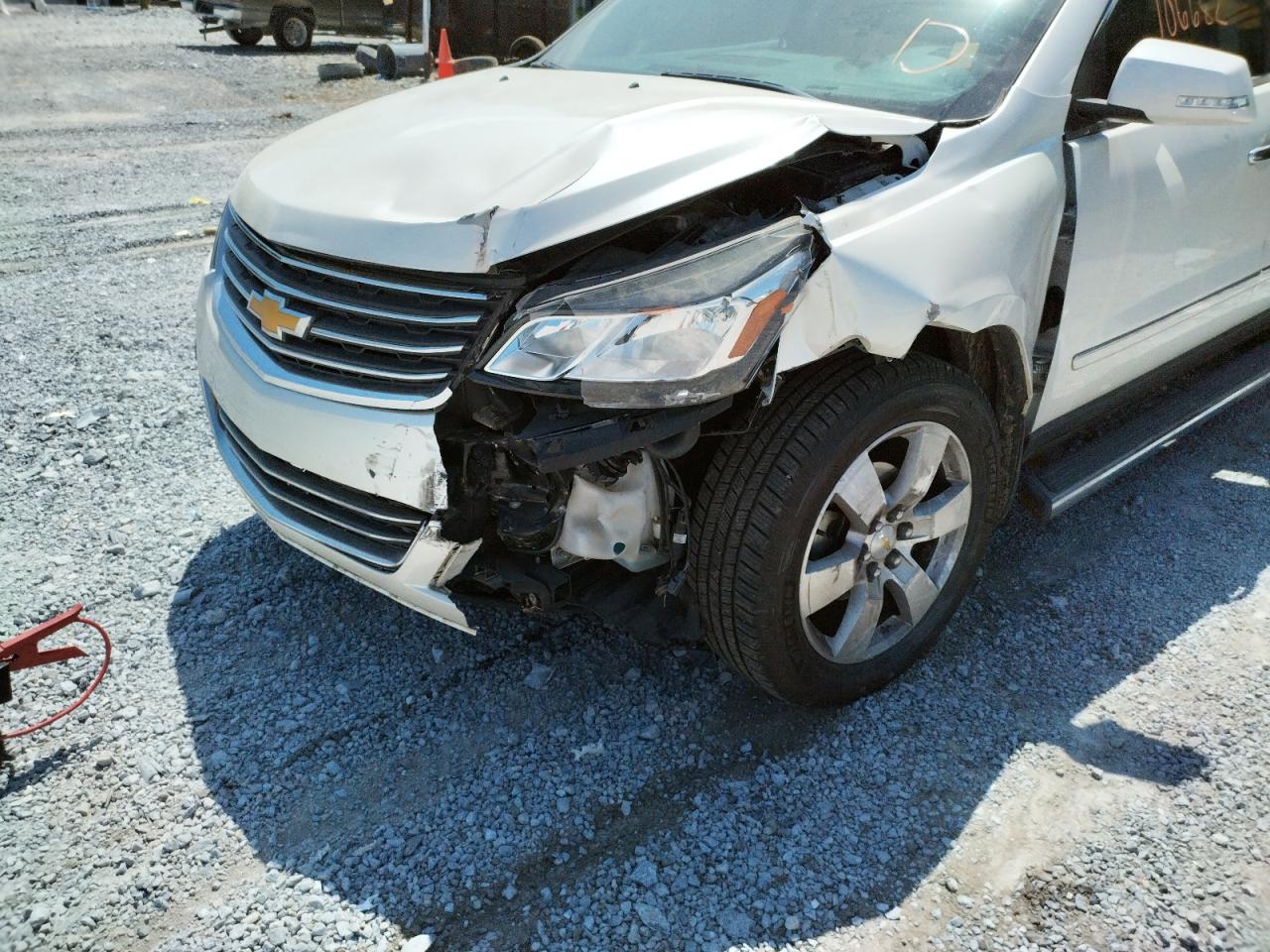 Photo 9 from auction – 2014 CHEVROLET TRAVERSE L with VIN 1GNKRJKD4EJ352284