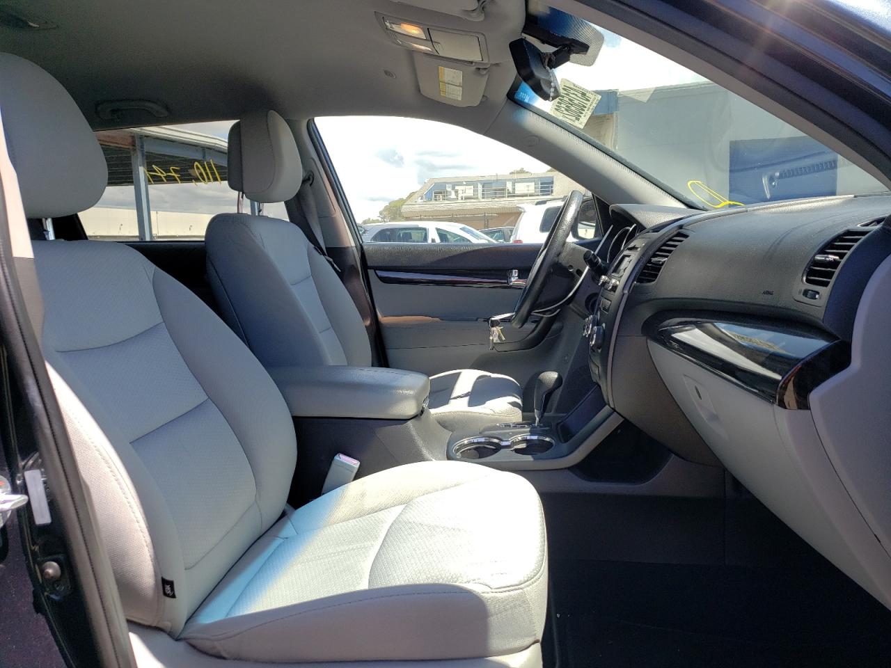 Photo 5 from auction – 2012 KIA SORENTO BA with VIN 5XYKT3A61CG262869