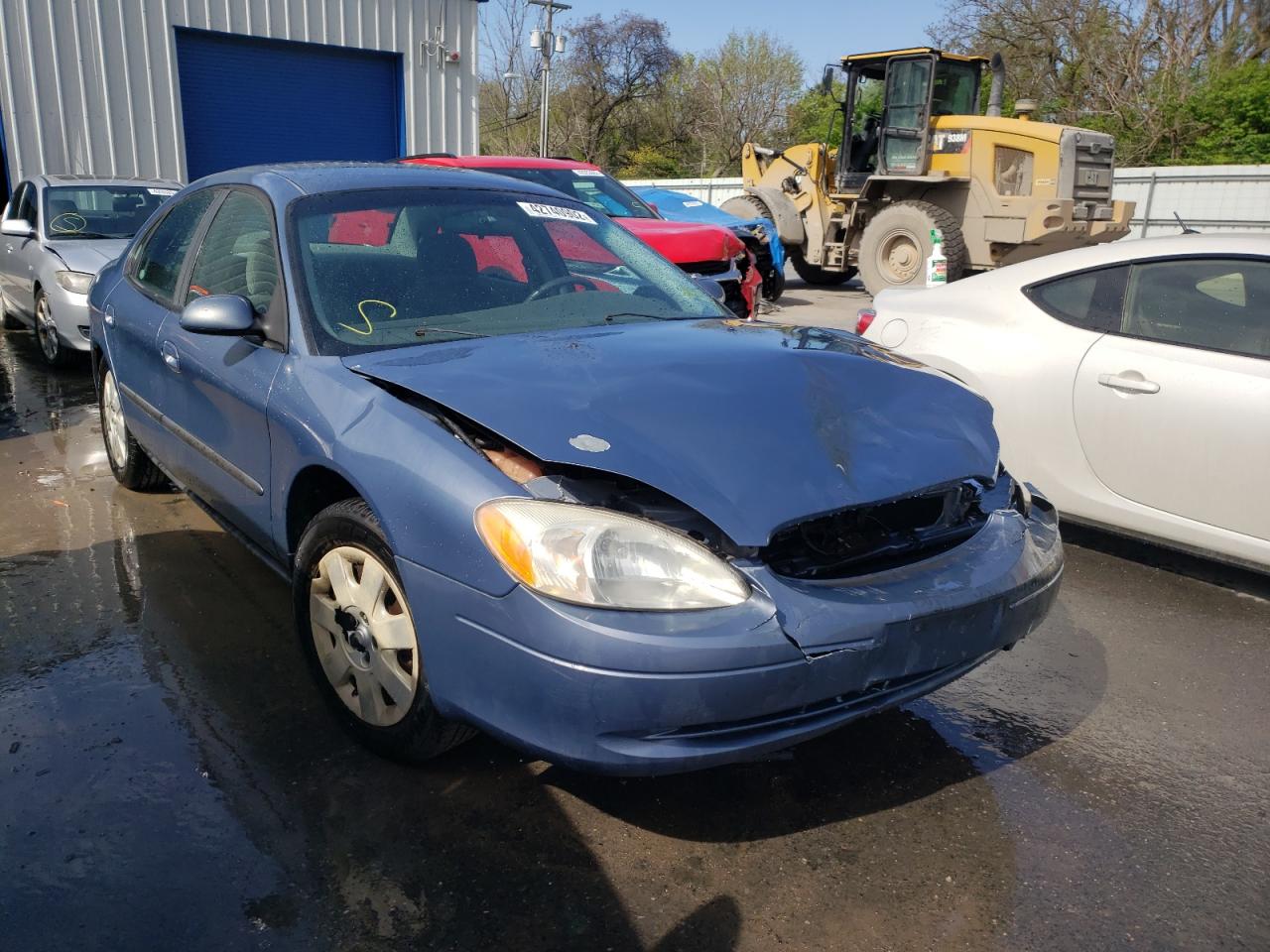 FORD TAURUS SE 2000 with VIN 1FAFP53U3YA241404 - Photo from auction