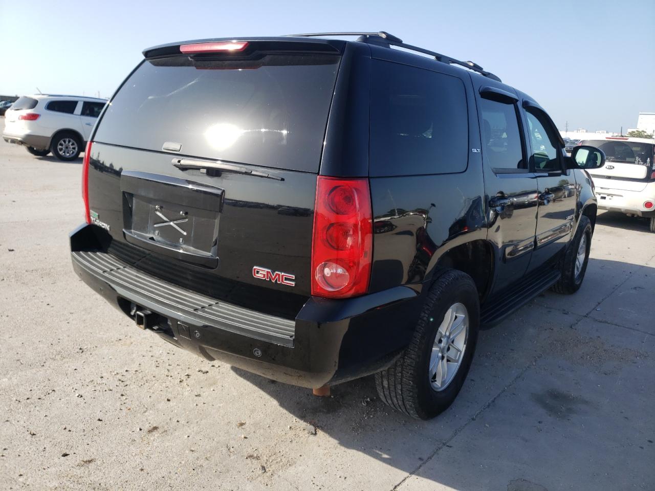 Photo 4 from auction – 2007 GMC YUKON with VIN 1GKFC13067R424831