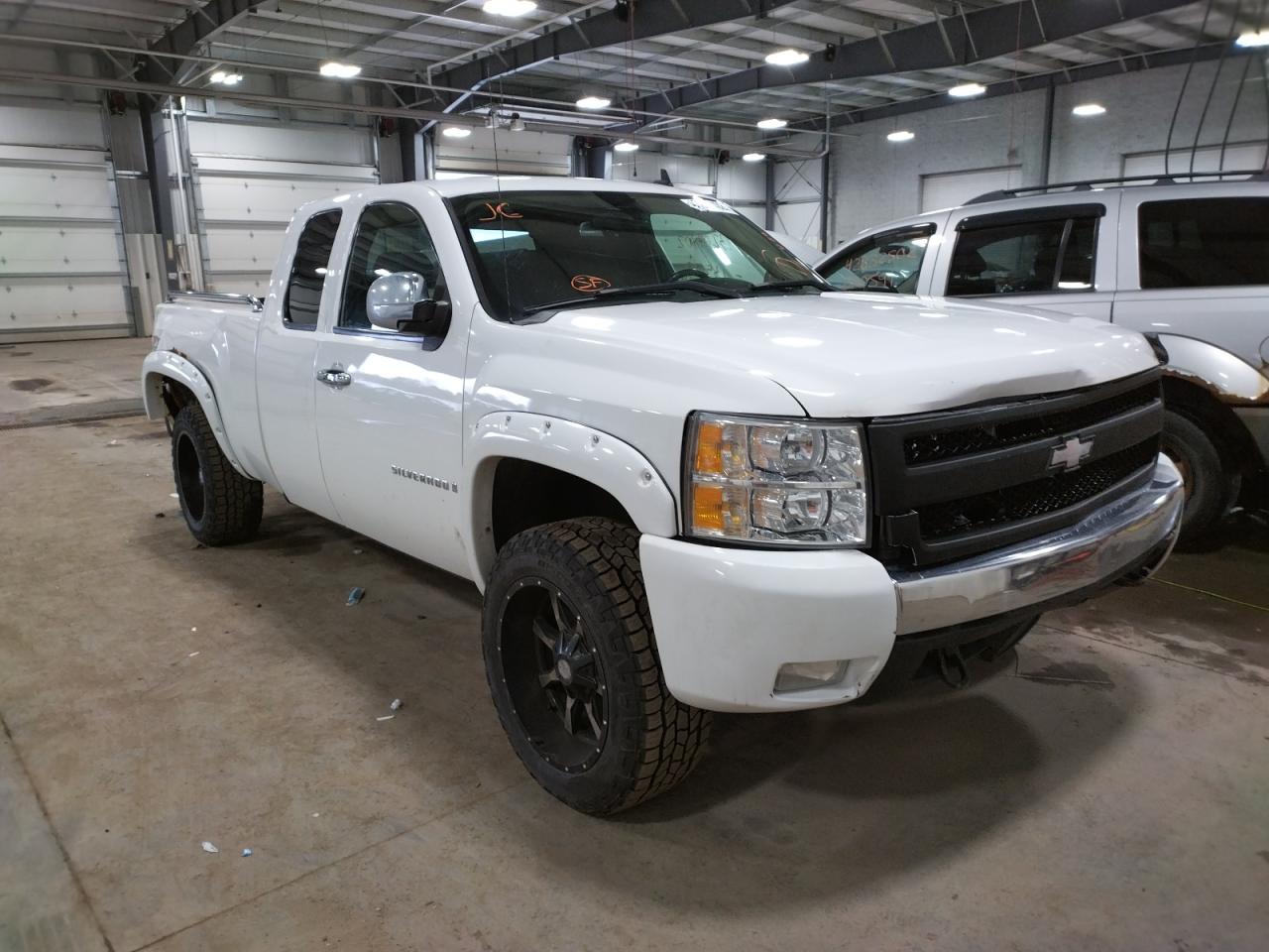 CHEVROLET SILVERADO 2007 with VIN 1GCEK19087E502938 - Photo from auction