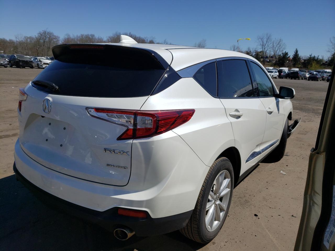 Photo 4 from auction – 2019 ACURA RDX with VIN 5J8TC2H30KL017401