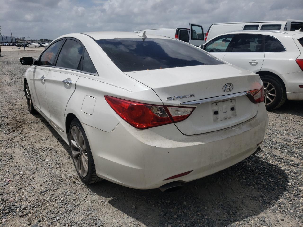 Photo 3 from auction – 2011 HYUNDAI SONATA SE with VIN 5NPEC4AC2BH118571