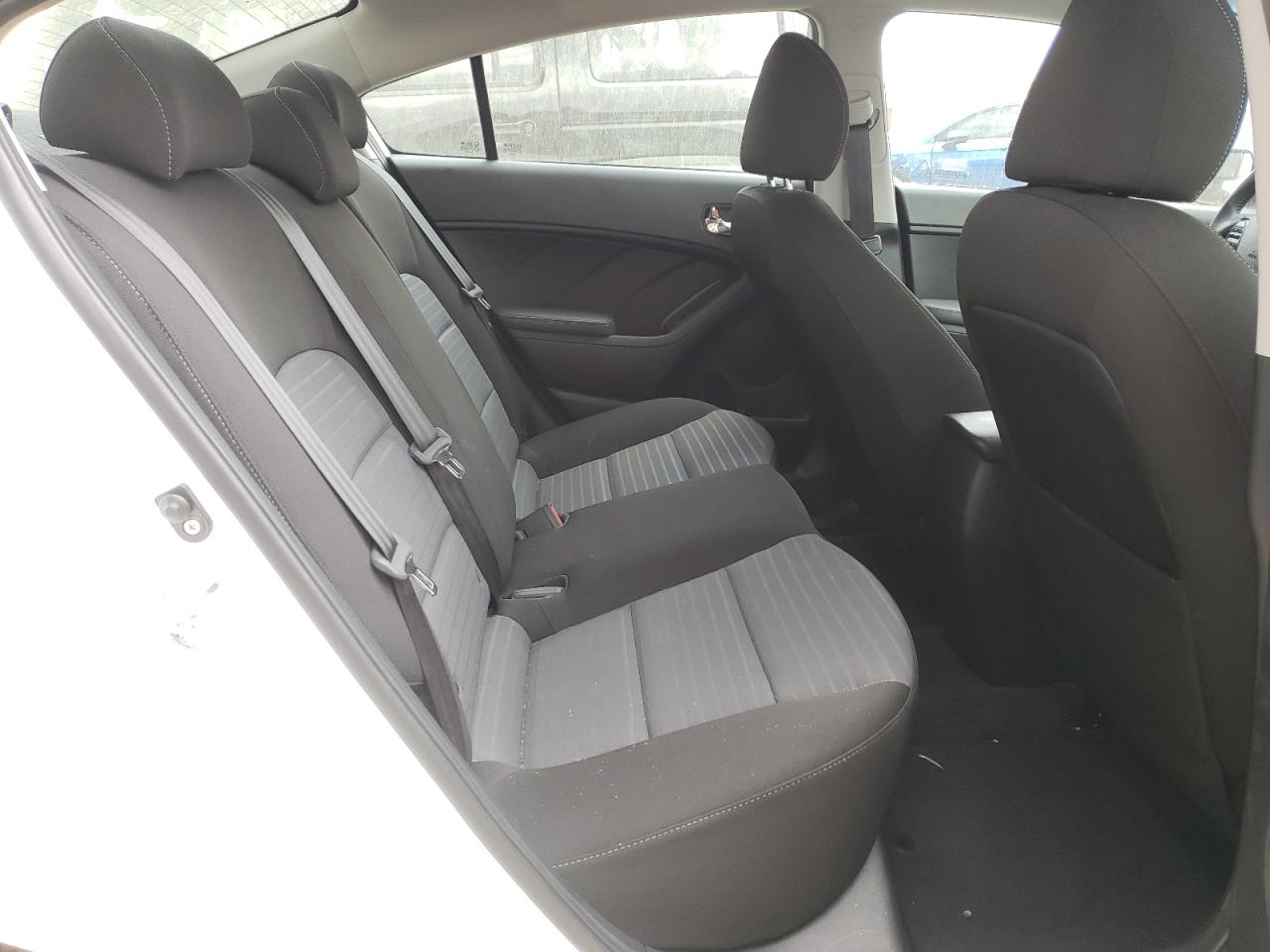 Photo 6 from auction – 2018 KIA FORTE LX with VIN 3KPFL4A77JE220149
