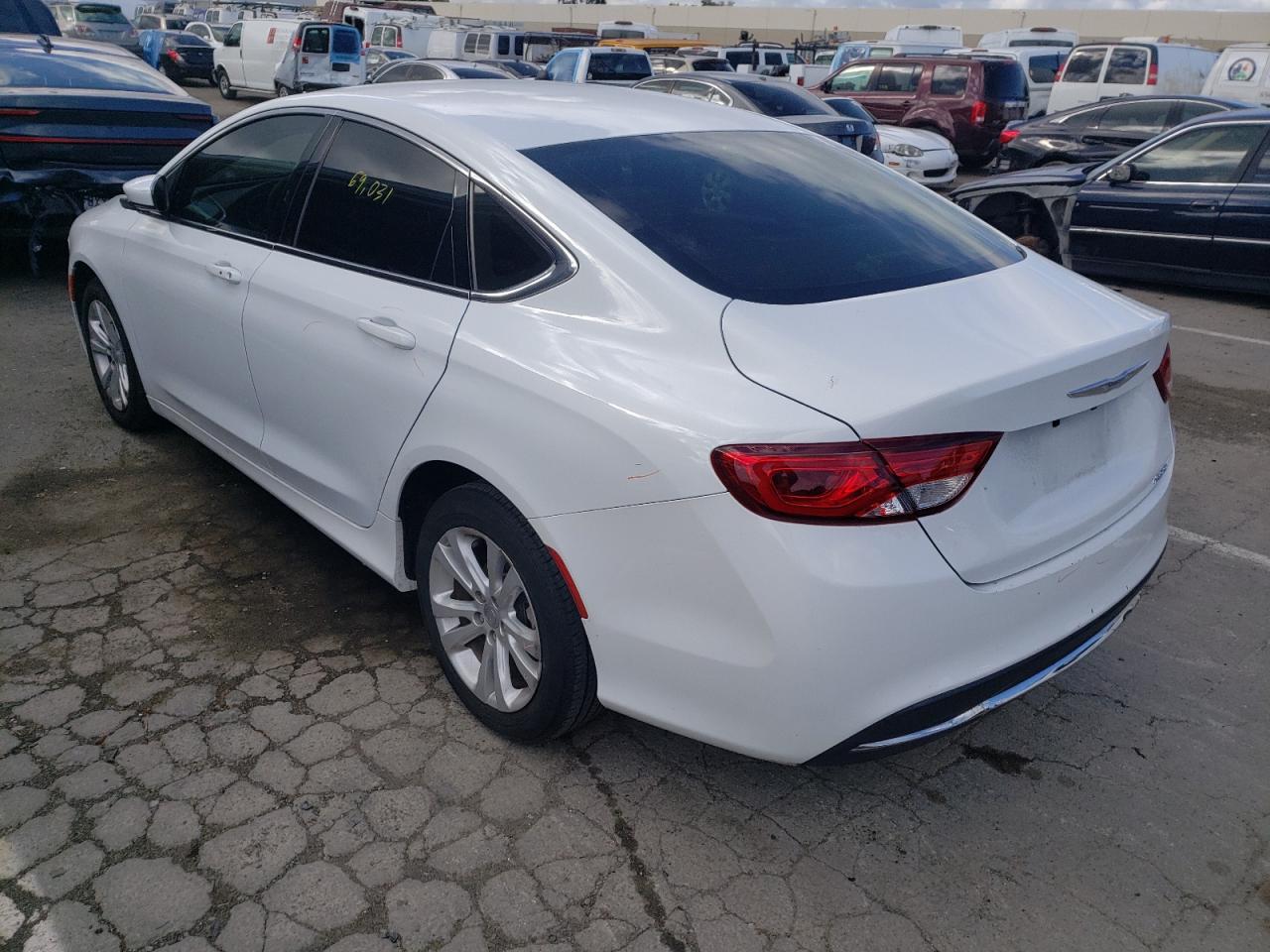 Photo 3 from auction – 2015 CHRYSLER 200 LIMITE with VIN 1C3CCCAB1FN752523