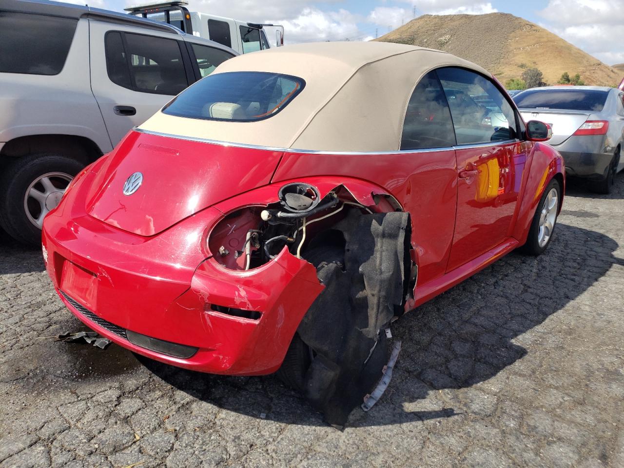 Photo 4 from auction – 2006 VOLKSWAGEN BEETLE with VIN 3VWSF31Y96M311460