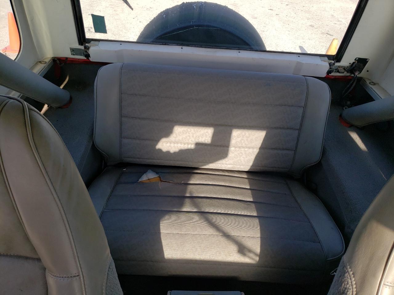Photo 6 from auction – 1990 JEEP WRANGLER / with VIN 2J4FY19E9LJ514021