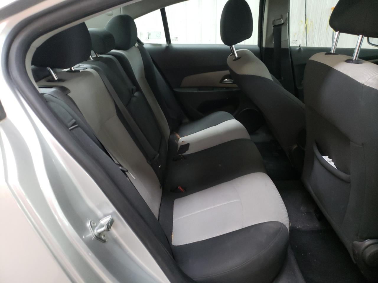 Photo 6 from auction – 2011 CHEVROLET CRUZE LS with VIN 1G1PD5SH8B7300648