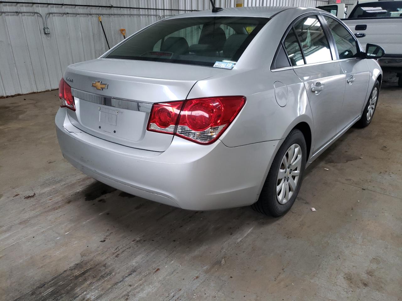 Photo 4 from auction – 2011 CHEVROLET CRUZE LS with VIN 1G1PD5SH8B7300648