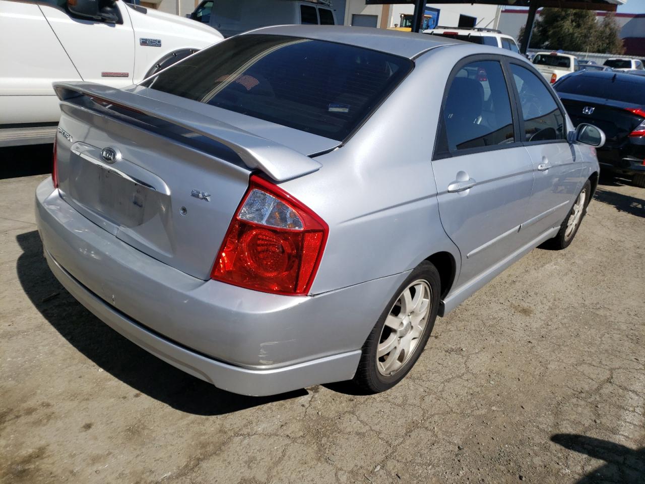 Photo 4 from auction – 2006 KIA SPECTRA with VIN KNAFE121565310032