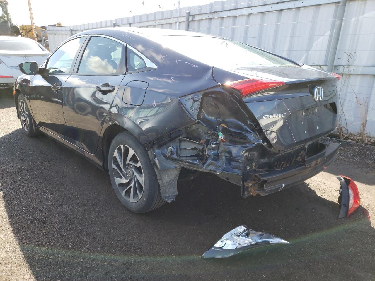Photo 3 from auction – 2019 HONDA CIVIC EX with VIN 2HGFC2F73KH027615