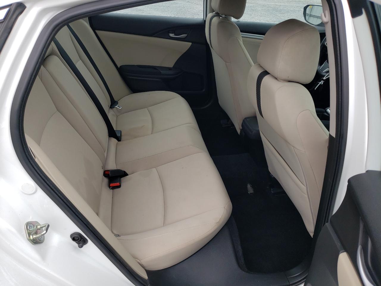 Photo 6 from auction – 2016 HONDA CIVIC EX with VIN 19XFC1F33GE217438