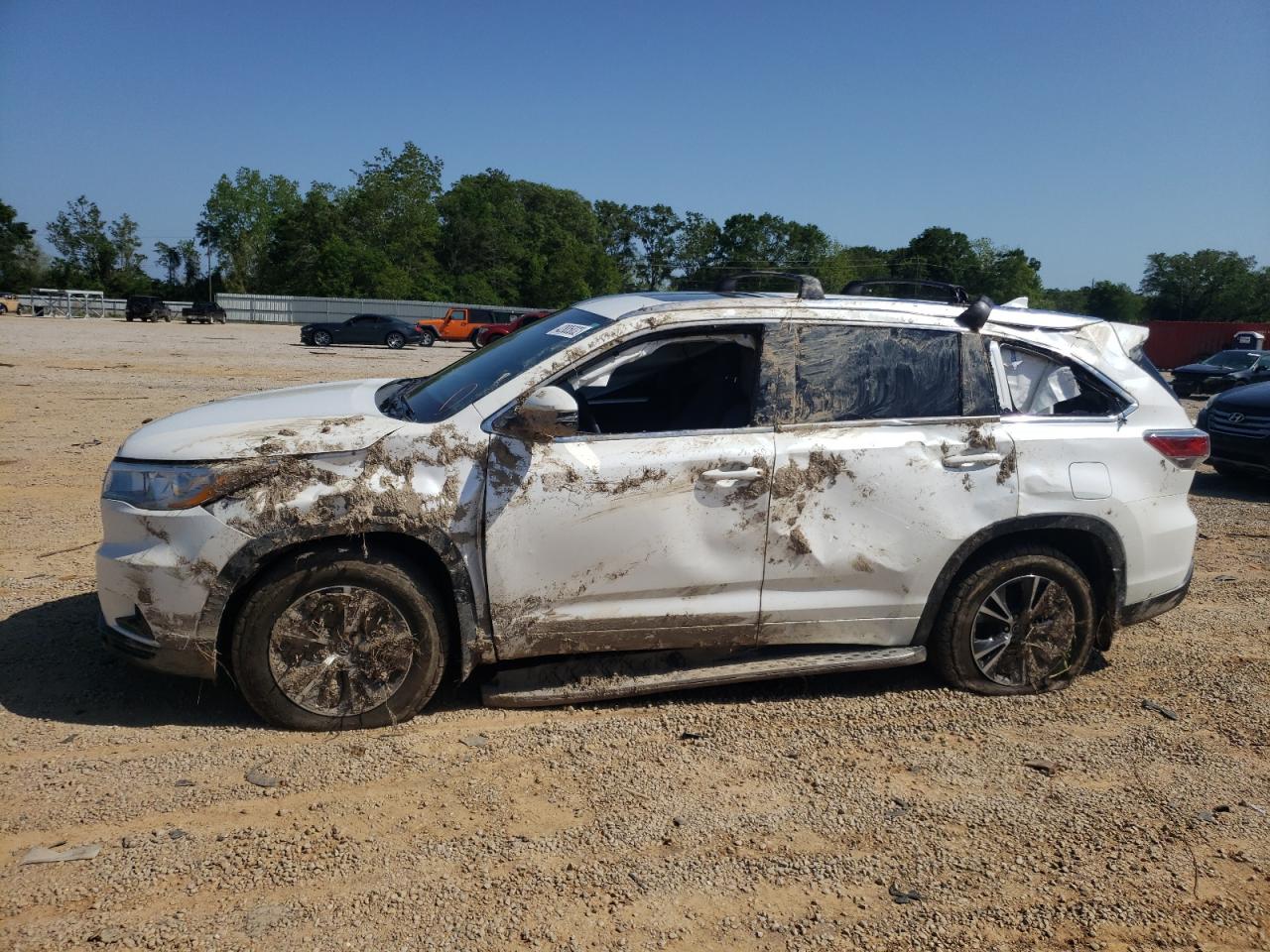 Photo 9 from auction – 2016 TOYOTA HIGHLANDER with VIN 5TDKKRFH0GS139718