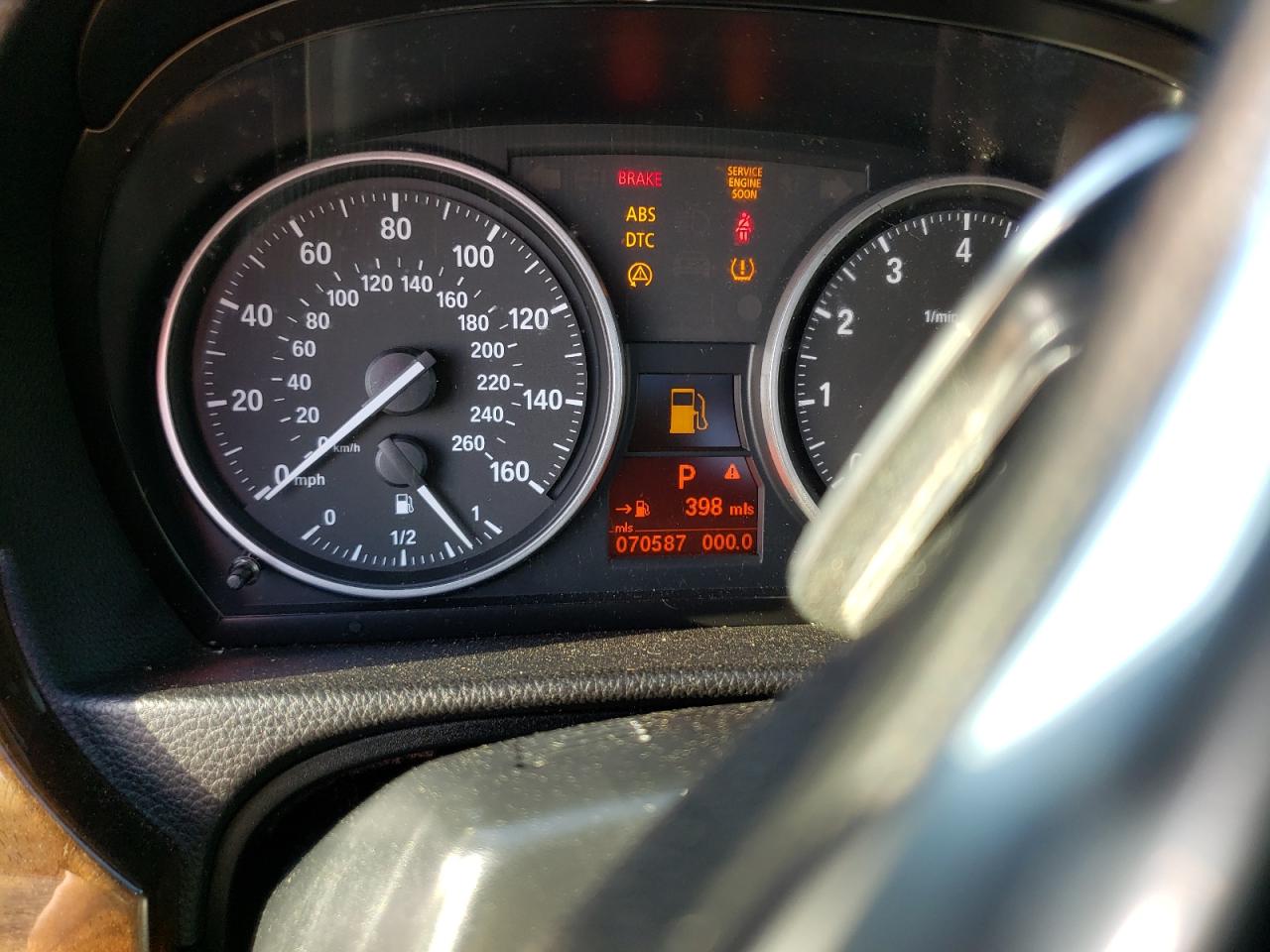 Photo 8 from auction – 2011 BMW 335 I with VIN WBADX7C59BE581269