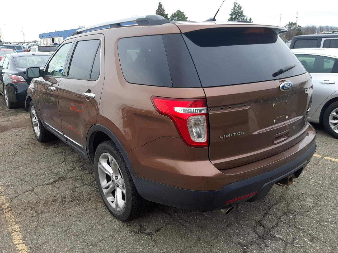 Photo 3 from auction – 2011 FORD EXPLORER L with VIN 1FMHK8F81BGA57872