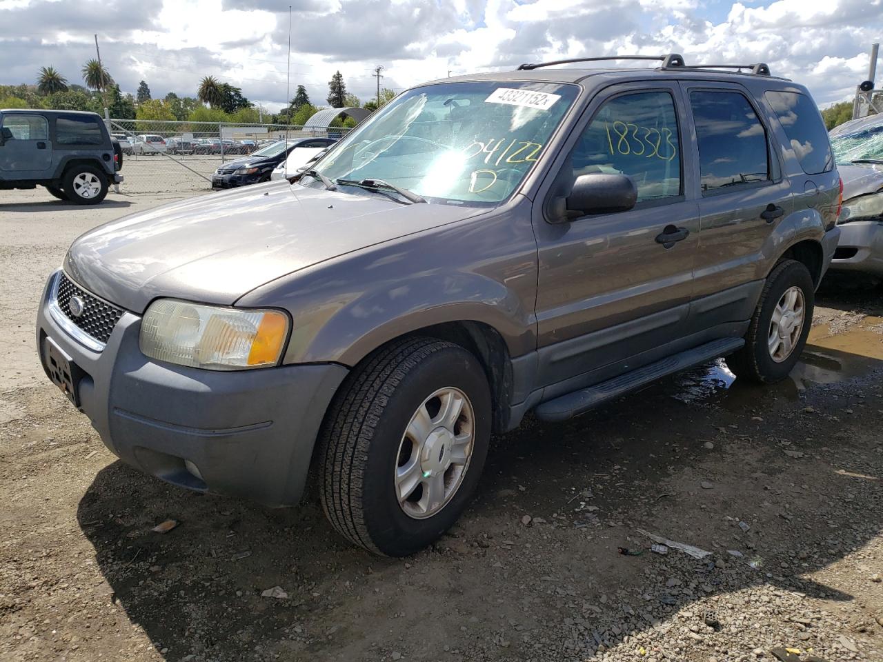 Photo 2 from auction – 2003 FORD ESCAPE XLT with VIN 1FMYU93183KB23369