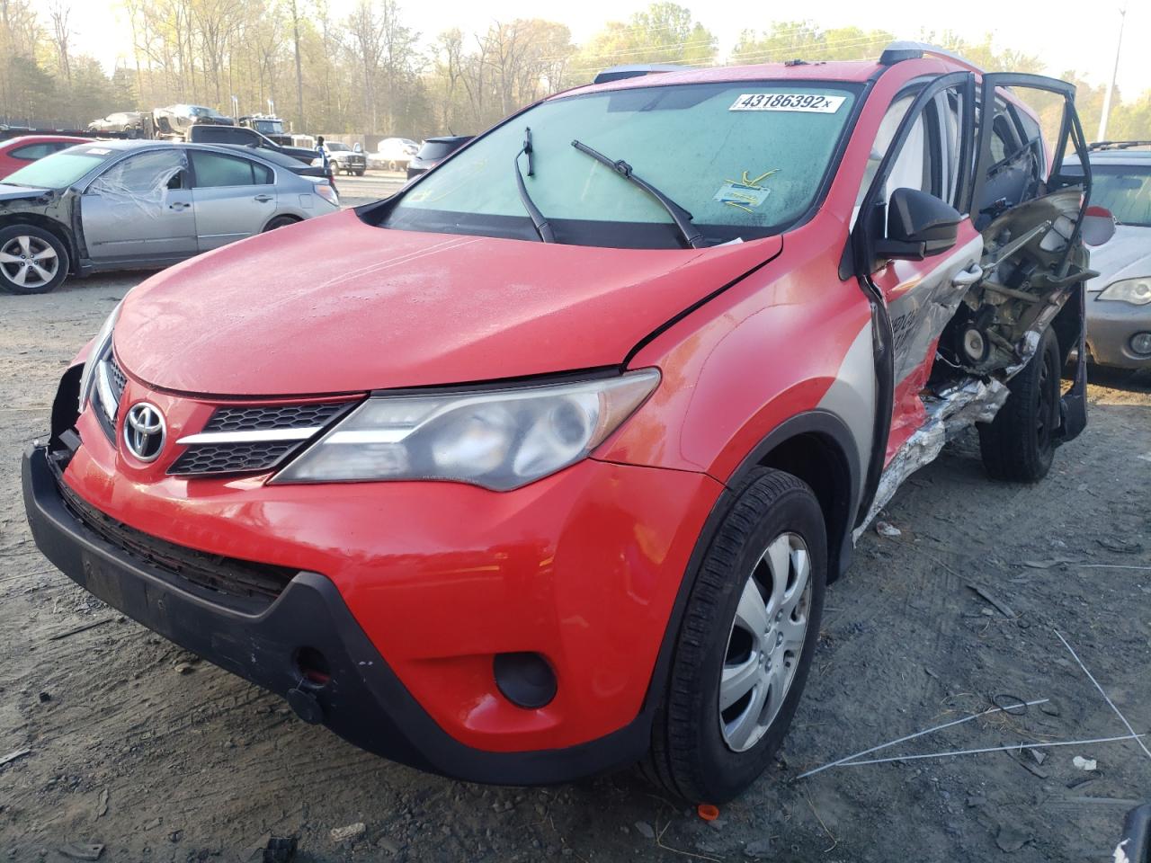 Photo 2 from auction – 2015 TOYOTA RAV4 LE with VIN 2T3BFREV3FW268402