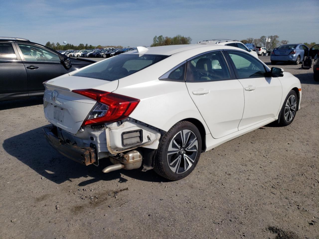Photo 14 from auction – 2016 HONDA CIVIC EXL with VIN 19XFC1F71GE201564