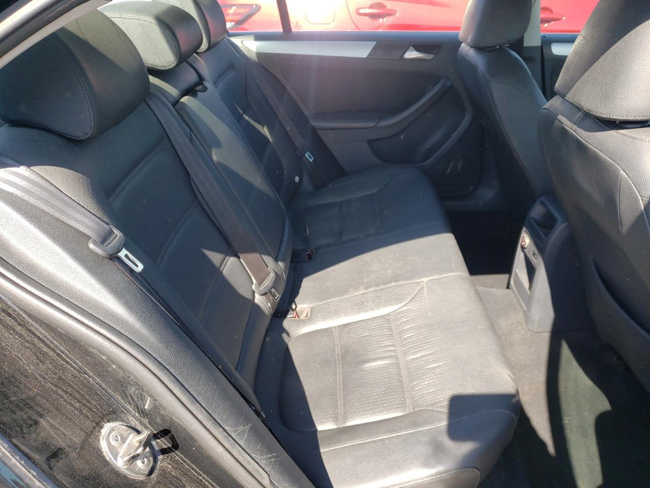 Photo 18 from auction – 2012 VOLKSWAGEN JETTA SEL with VIN 3VWLX7AJ2CM344758