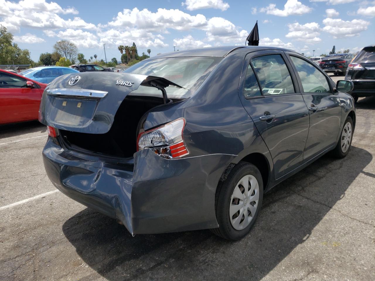 Photo 17 from auction – 2011 TOYOTA YARIS with VIN JTDBT4K38B1407866