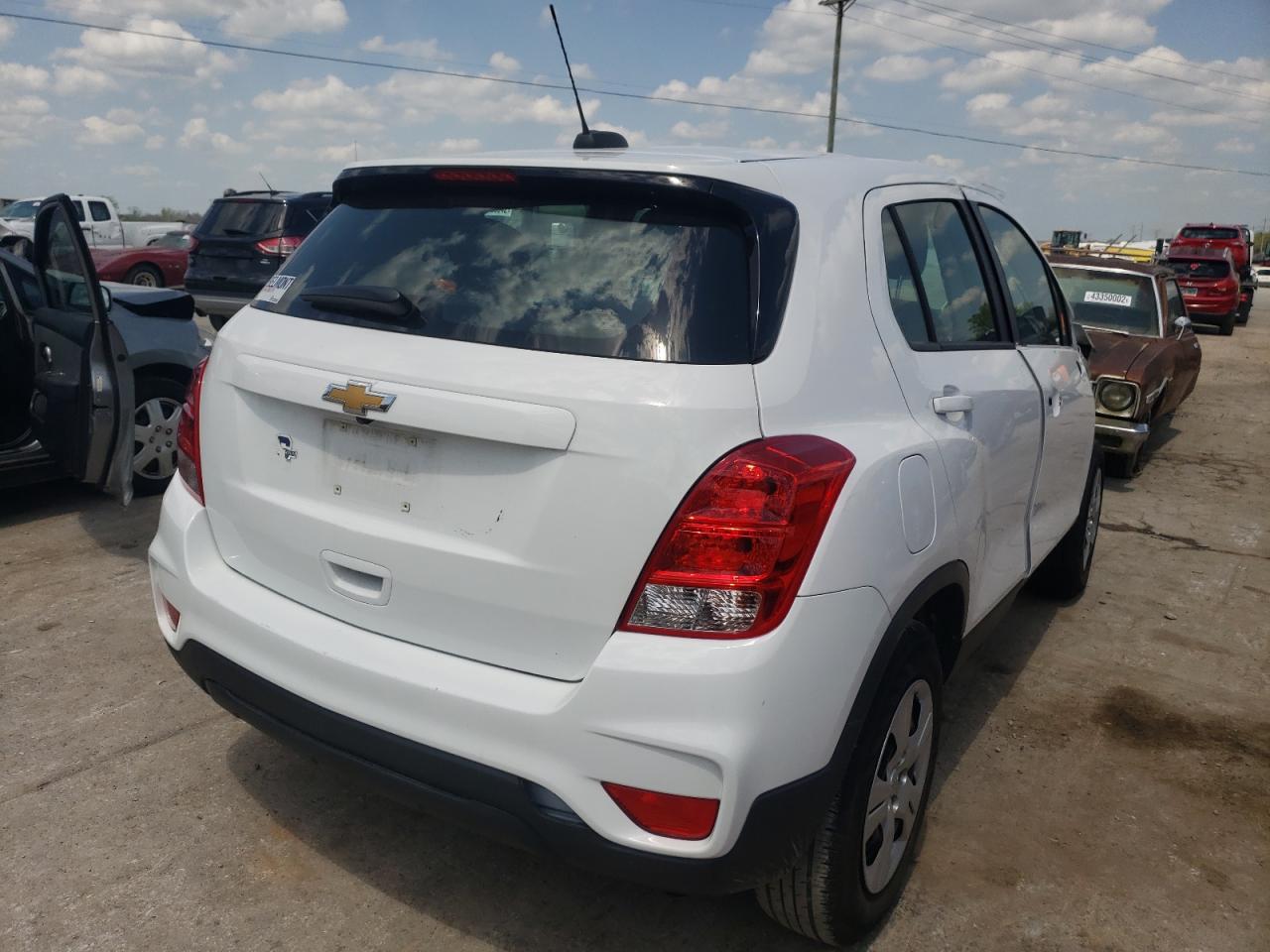 Photo 4 from auction – 2019 CHEVROLET TRAX LS with VIN 3GNCJKSB1KL151978