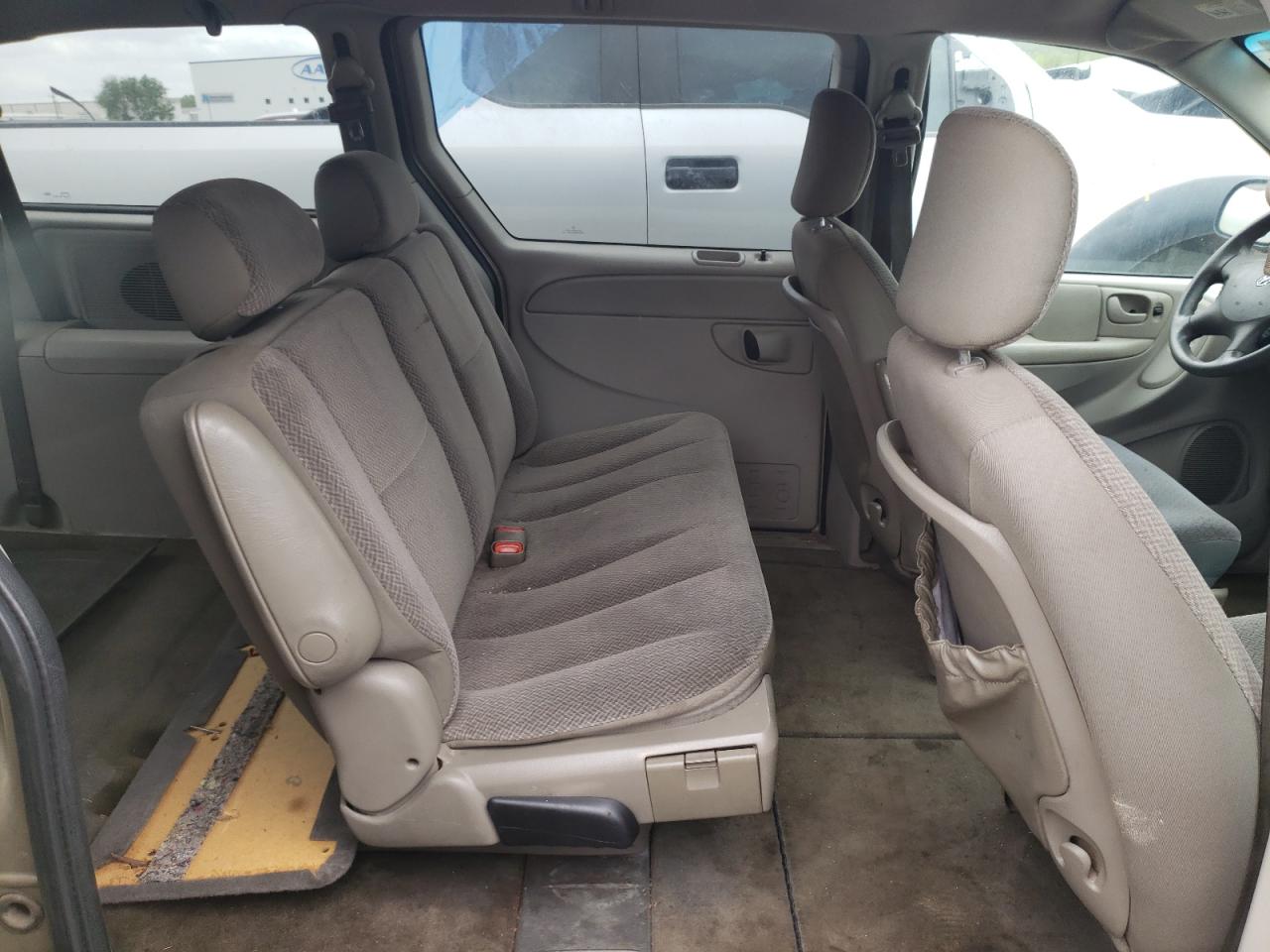 Photo 6 from auction – 2005 DODGE GRAND CARA with VIN 1D4GP24R95B332922