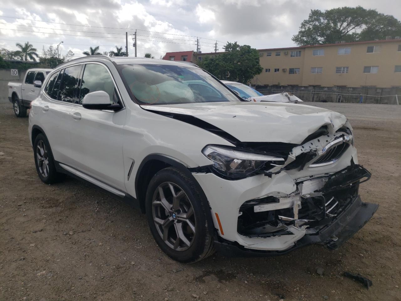BMW X3 SDRIVE3 2021 with VIN 5UXTY3C06M9F47814 - Photo from auction