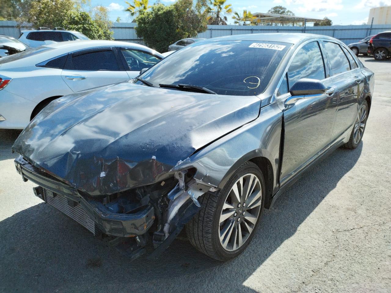 Photo 2 from auction – 2017 LINCOLN MKZ RESERV with VIN 3LN6L5E91HR663722