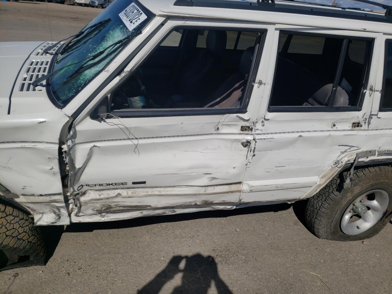 Photo 10 from auction – 1998 JEEP CHEROKEE S with VIN 1J4FJ68S3WL131635