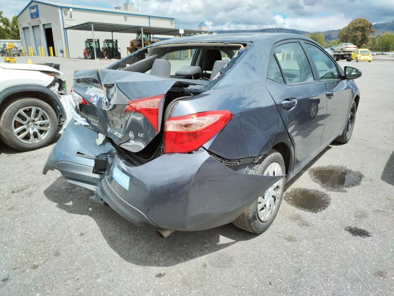 Photo 4 from auction – 2019 TOYOTA COROLLA L with VIN 2T1BURHE5KC158537